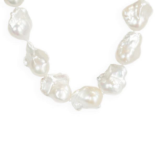 Baroque Pearl Necklace | White Pearl and Gold Plate